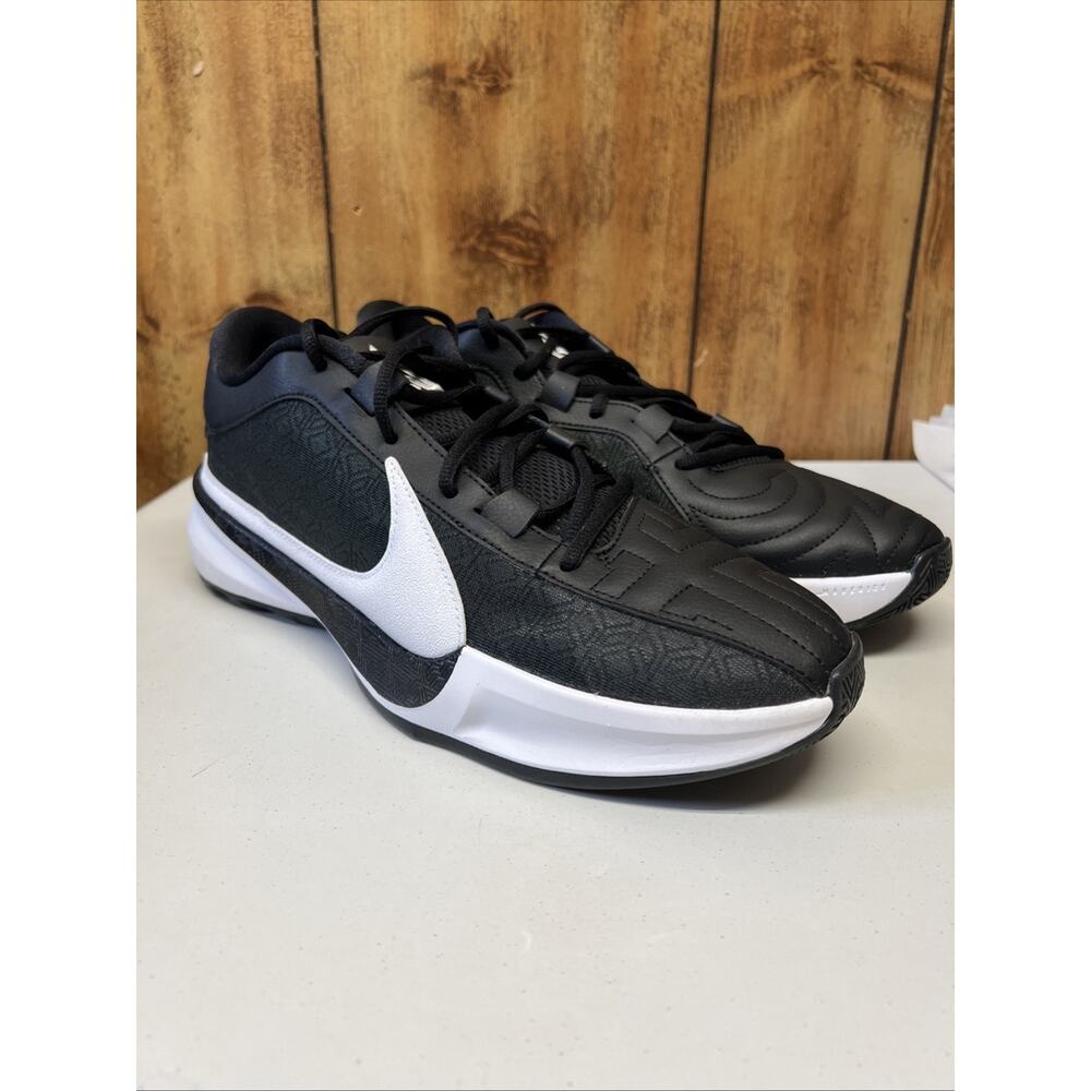 New Mens Size 11 Black White Nike Zoom Freak 5 TB Basketball Shoes DZ2946 001
